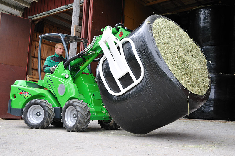 North East Dealer of 400 SERIES Avant Loaders
