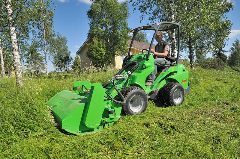 North East Dealer of 600 SERIES Avant Loaders
